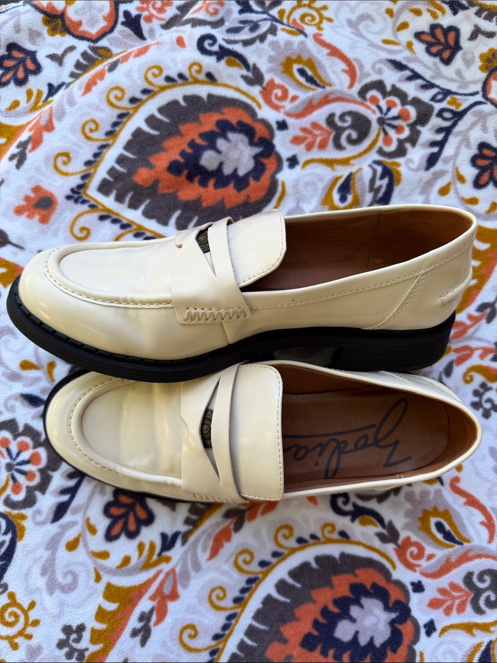 Zodiac Women’s Hunter Loafers Off-White/Cream Color Sz 7.5